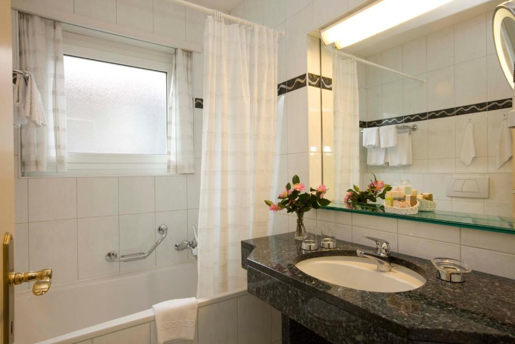 Romantik Hotel Castello Seeschloss Ασκόνα Δωμάτιο φωτογραφία